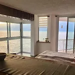 Sea Lover's Nest 아파트