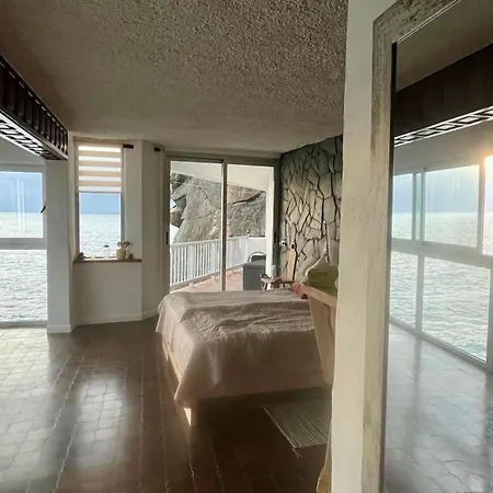 Sea Lover's Nest *