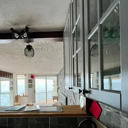 Sea Lover's Nest